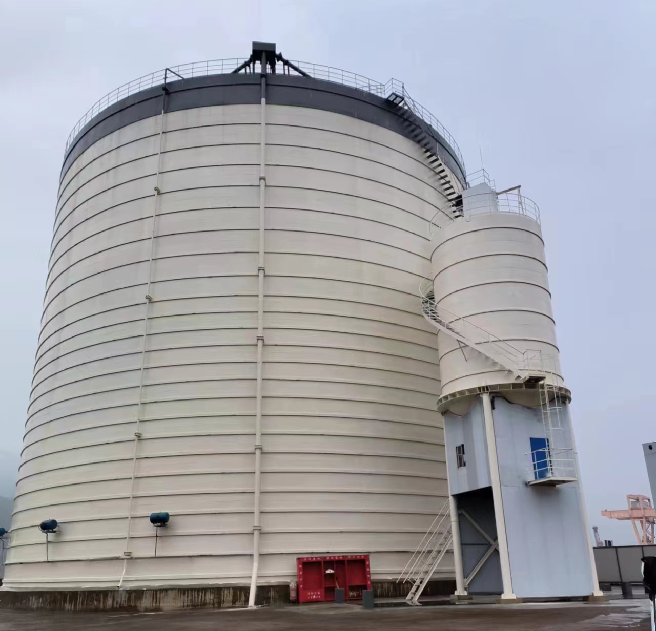 察哈尔右翼中10万吨水泥钢板库